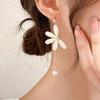 1 Pair Asymmetrical Daisy Flower Drop Earrings, French Style Fresh Minimalist for Women, Daily Wear Gift