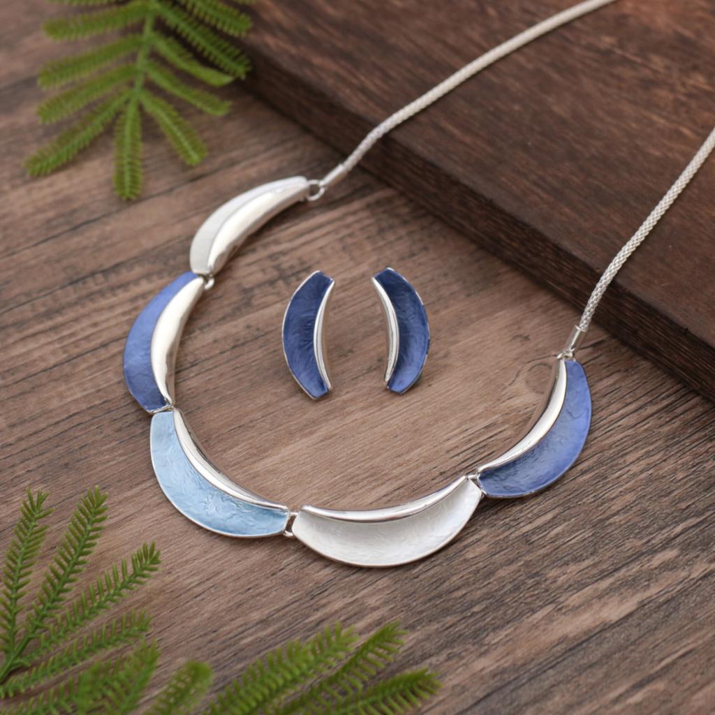 New enamel color crescent stud earrings necklace set, women's simple and high-end crescent moon necklace set