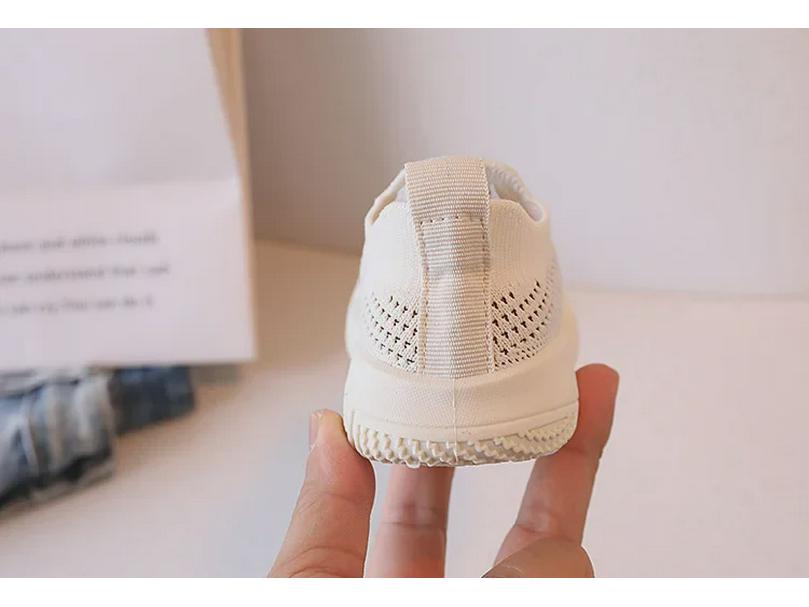 Kids' Breathable Slip-On Sports Shoes for Kindergarten - Boys' and Girls' Soft Mesh Casual Sneakers for Spring and Summer