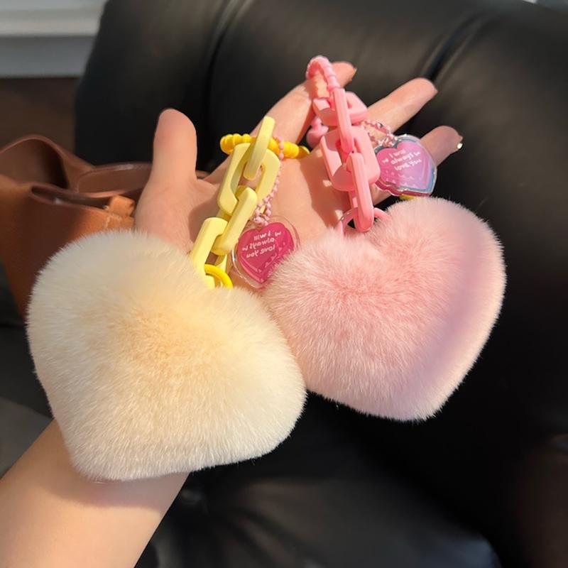 Lovely Heart Keychain Simple Car Key Chain Plush Pompoms Hanging Ornaments Keyrings Bag Pendant Keychain Accessories