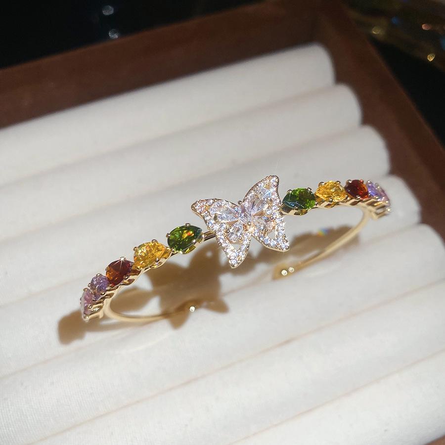 Elegant Geometric Rhinestone Zircon Buckle Bracelet: A Versatile and Luxurious Accessory for Women