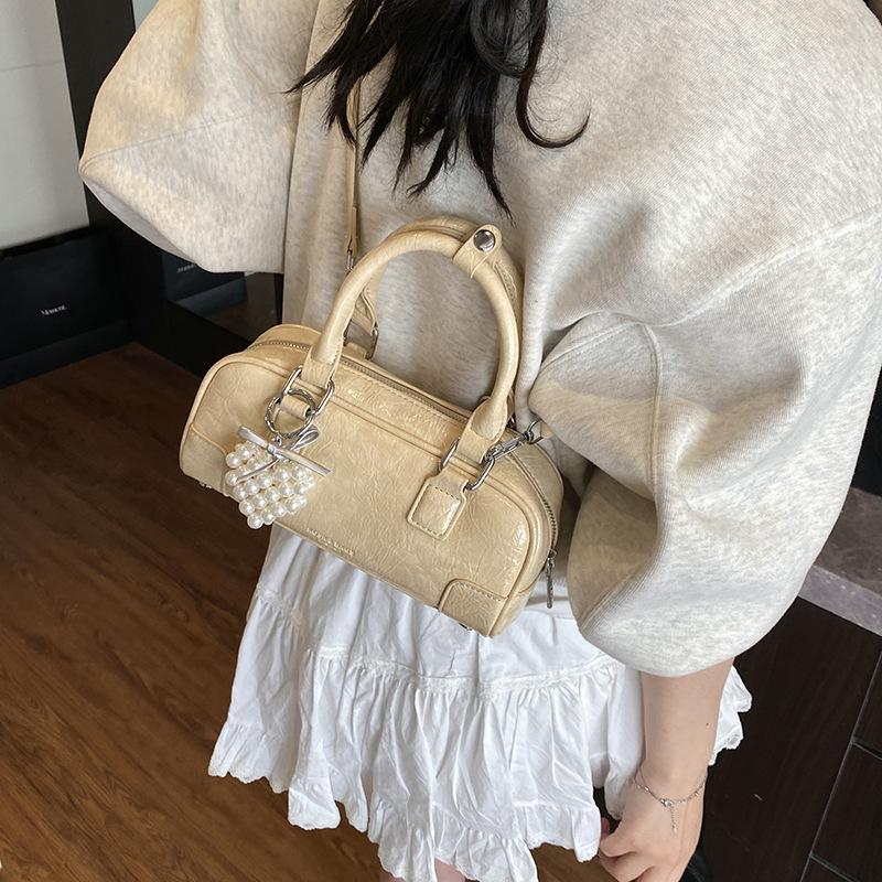 This Year's Popular Small Bag Women's 2025 New Summer Leisure Niche Design Messenger Bag Portable Pillow Bag