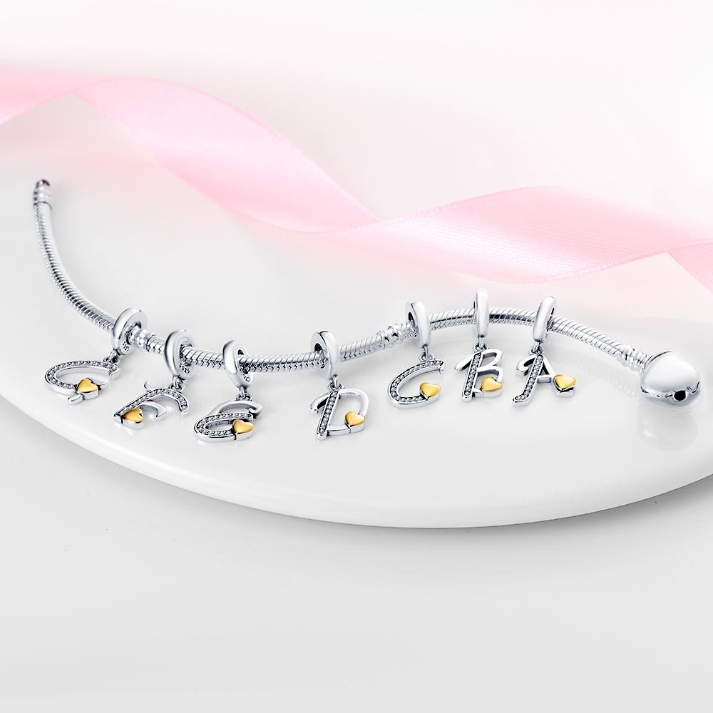 Neue in S925 Sterling Silber 26 Buchstaben Rose Gold überzogene Liebe Herz Charme für Armband DIY Schmuck für Frauen heißer Verkauf