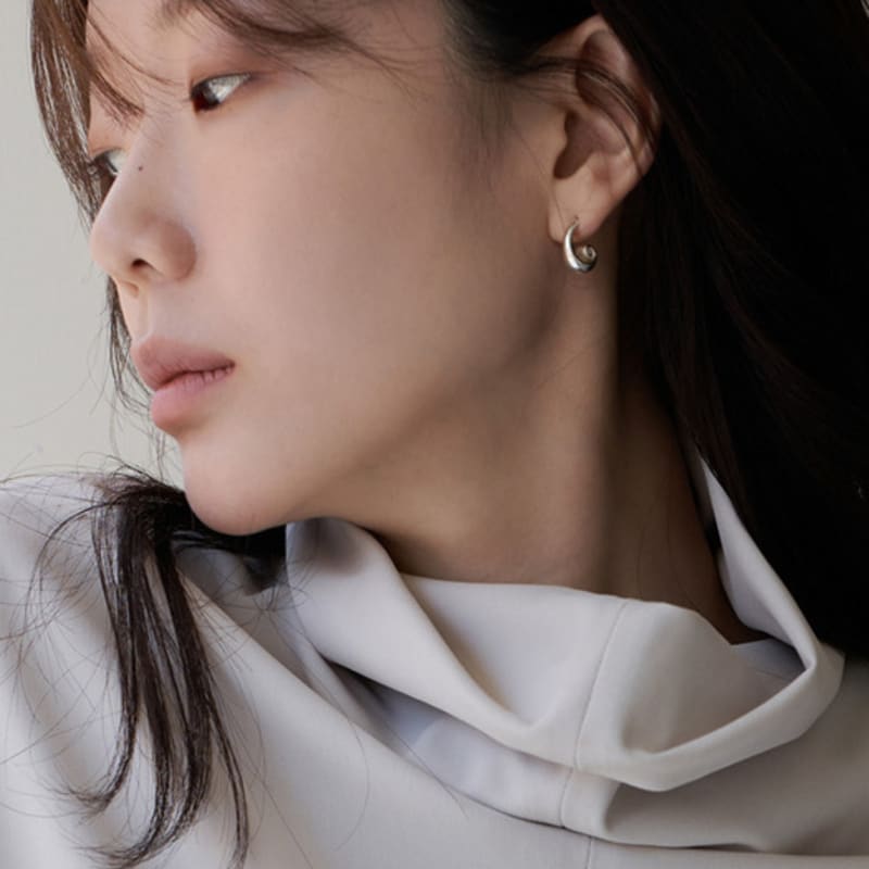 Dawn of Me New. Plant Earring