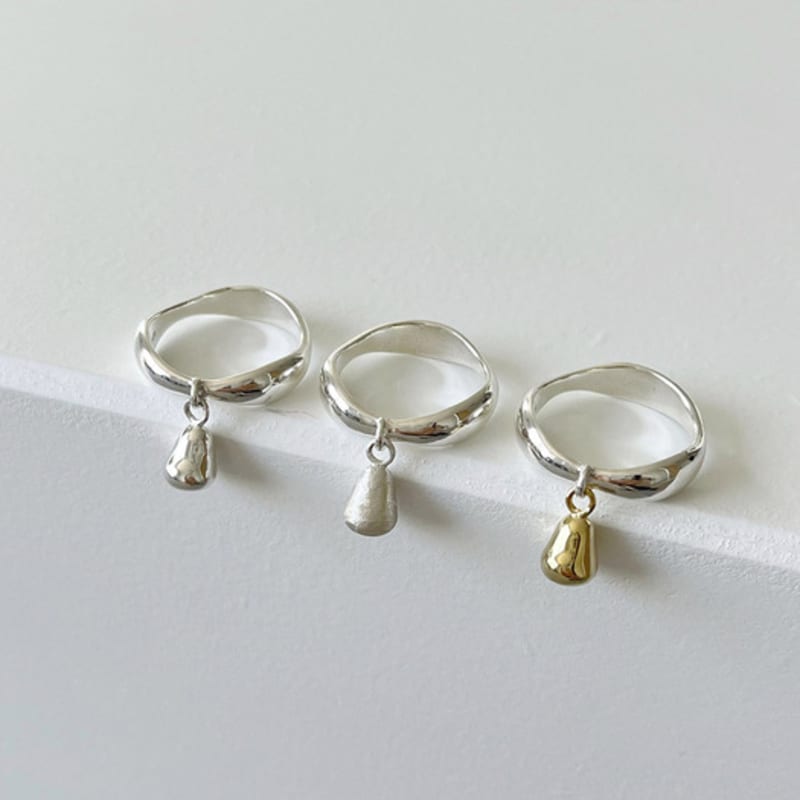 NUDOOR Wave Pear Ring