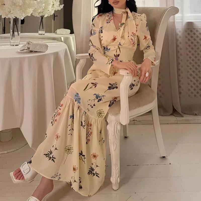 Spring New, European and American Women's Clothing, French Elegant Floral Splicing V-neck Lace-up Dress