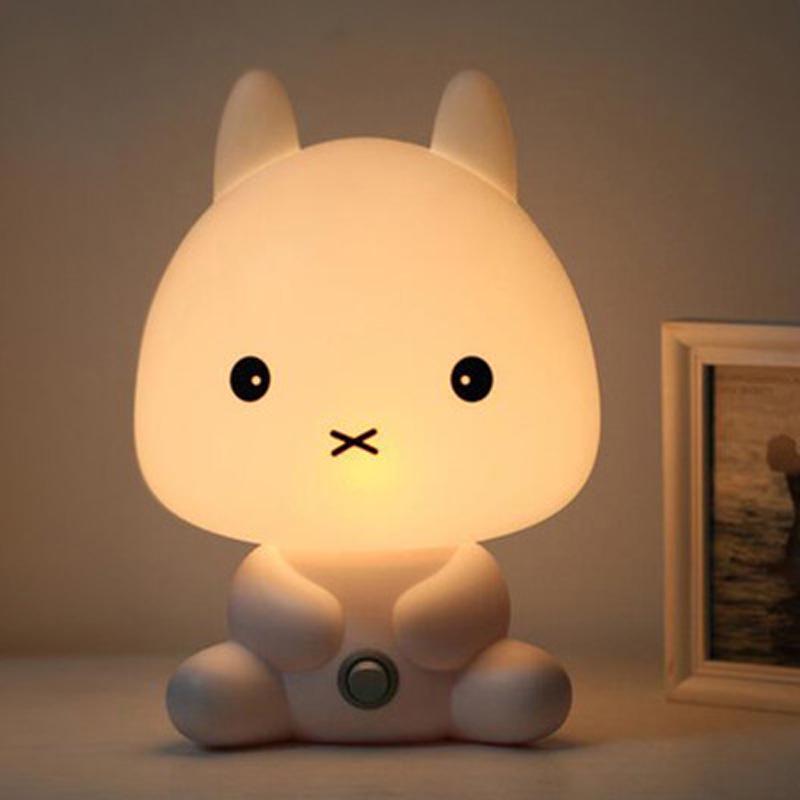 Panda/Králík/Pes/Medvěd Noční lampička Dětský pokoj Kreslené světlo Dětská postelová lampička Zástrčka