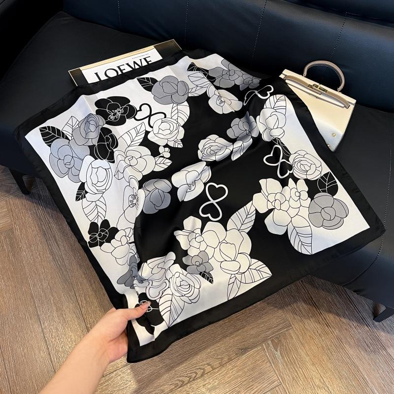 New silk scarf women's fashion versatile high-end small square scarf Korean version neck protection scarf spring and autumn retro scarf binding bag