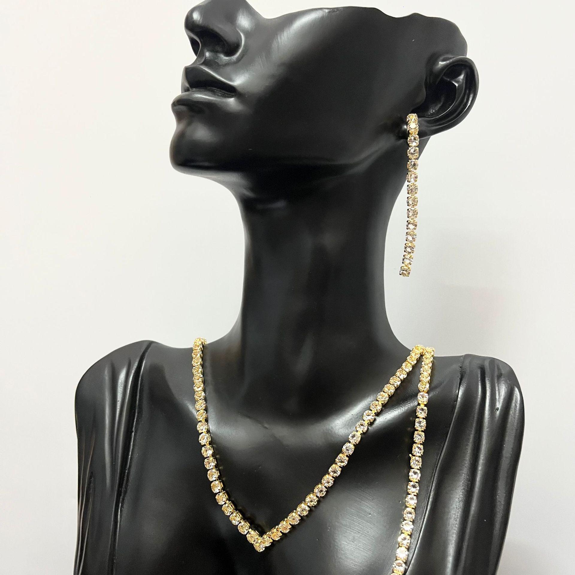 Elegant European and American Long Tassel Claw Chain Earrings for Women золотой