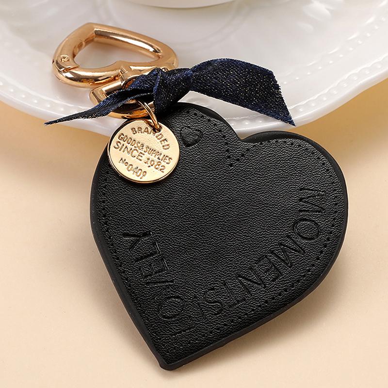 

Женский кожаный брелок в форме сердца Кожаный брелок в форме сердца Держатель для ключей от машины Кольцо для ключей от дома Шарм Подвеска для сумки Подвеска для машины Подарок