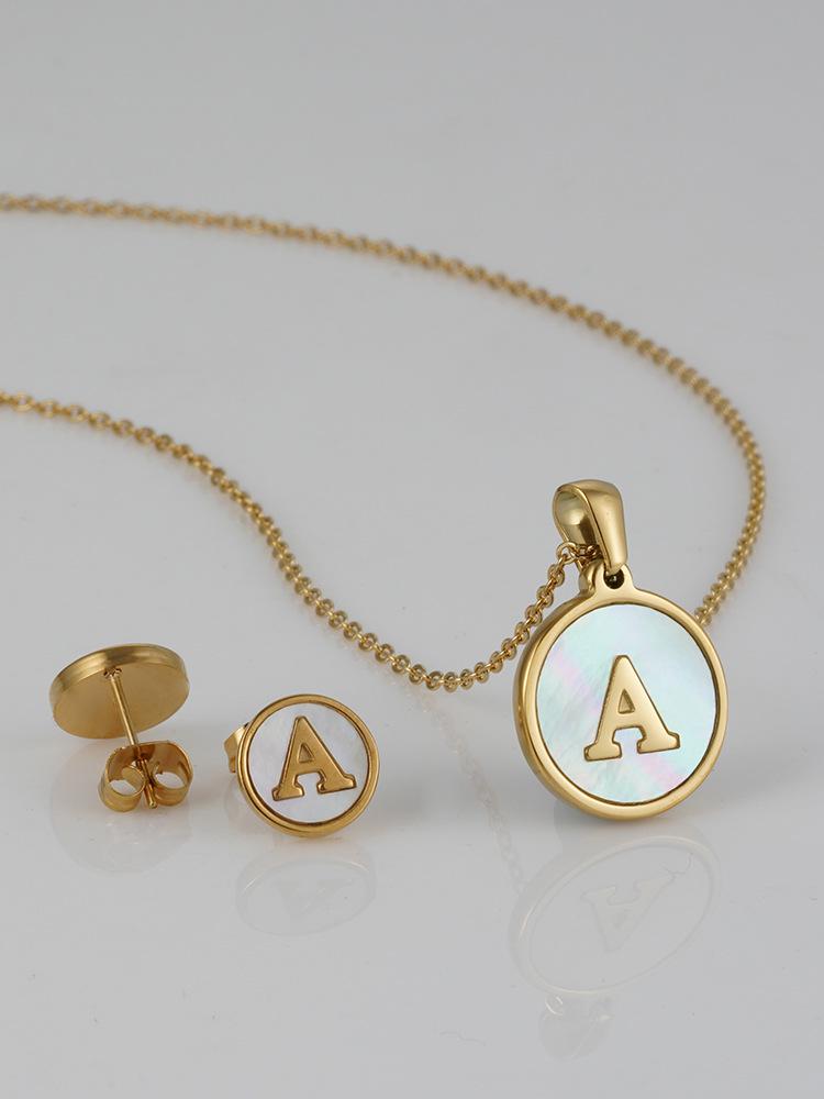 18K Gold-Plated Stainless Steel Alphabet Necklace Set: Cross-Border Women’s 26-Letter Round Shell Pendant