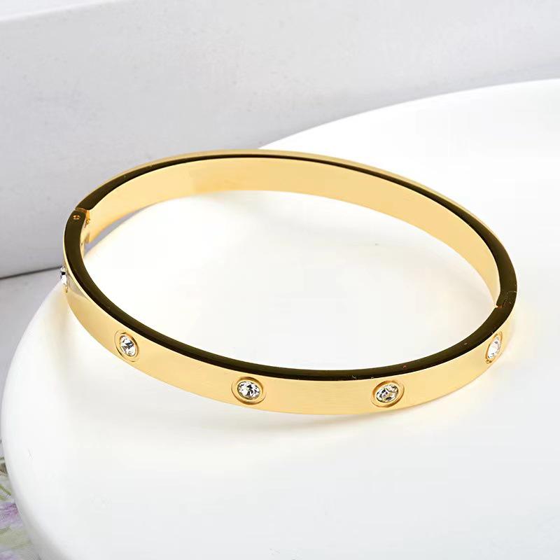 Zehn Diamant Titanstahl Armband: Modisch, Vakuumpolyelektrolytisch PVD-beschichtet, Schlichtes Liebesdesign