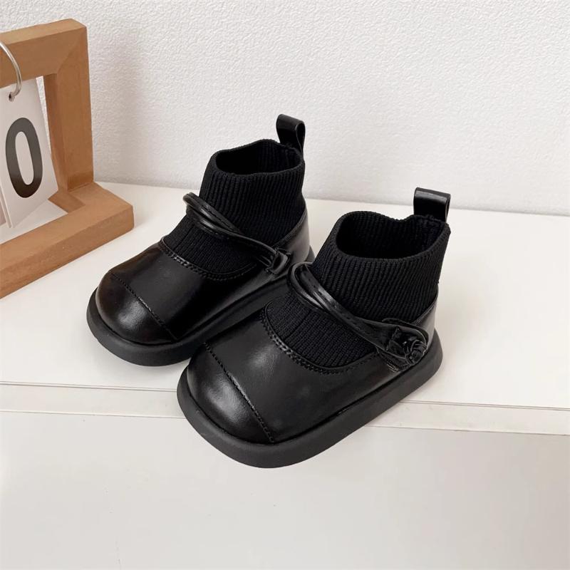 

New baby toddler shoes in autumn/winter 2024 Korean version of little girl princess boots 0-3 years old girl baby single boots 15-Insole12cm чорний