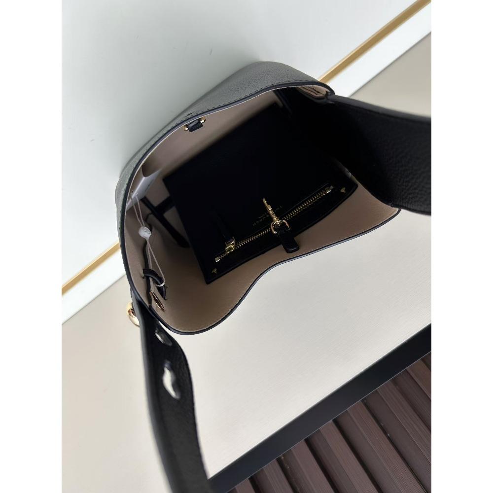 The first layer of cowhide popular soft leather bag, women's 2025 new fashionable and simple bucket bag versatile ins shoulder handbag