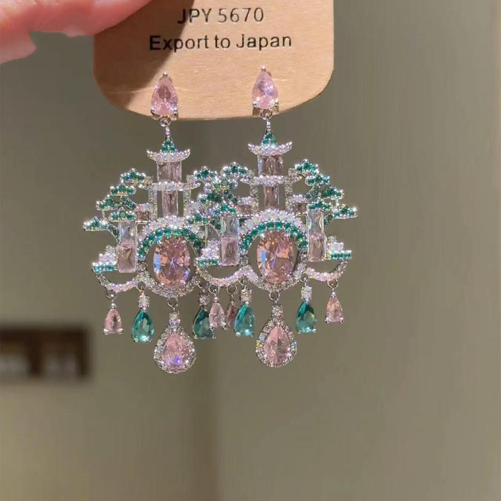 New Chinese-style pavilions, heavy industry colored diamond stud earrings, light luxury temperament, exquisite high-end sense, retro personality