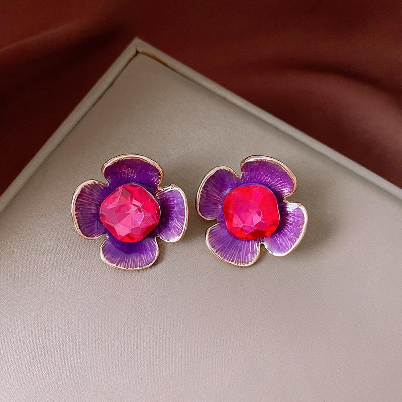 

Винтажные серьги-пусеты с бриллиантами «Серебряная игла» - Ретро и роскошный дизайн для женщин