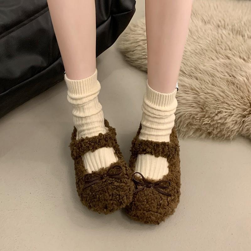 Women Flats Shoes Comfort Round Toe Soft Sole Shoes Outdoor Warm Short Plush Shoes For Winter