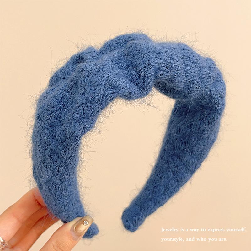 

Woolen Pleated Wide Headband - Fluffy Knit Hair Tie for Makeup & Face Wash синій