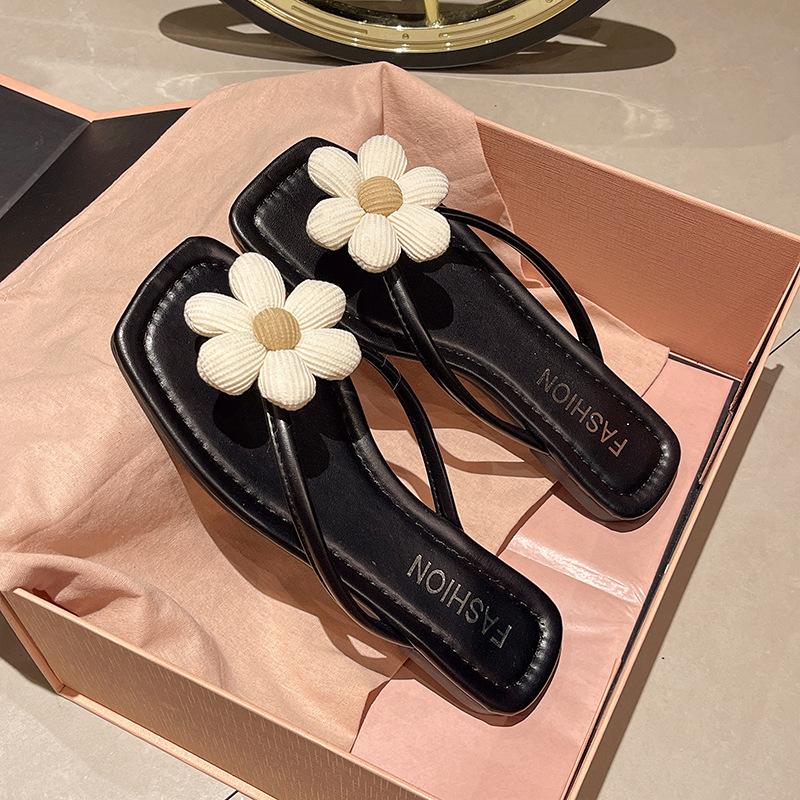 -Flip-flops for Women To Wear Summer Cute Flowers Versatile Flat-bottomed Beach Cool Slippers