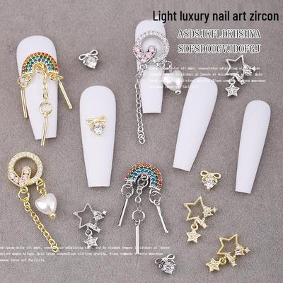 Nail art – Strass e decorazioni per unghie