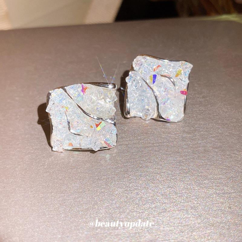 Silver needle crystal rhombus fashion simple stud earrings light luxury high sense temperament earrings design sense niche versatile earrings
