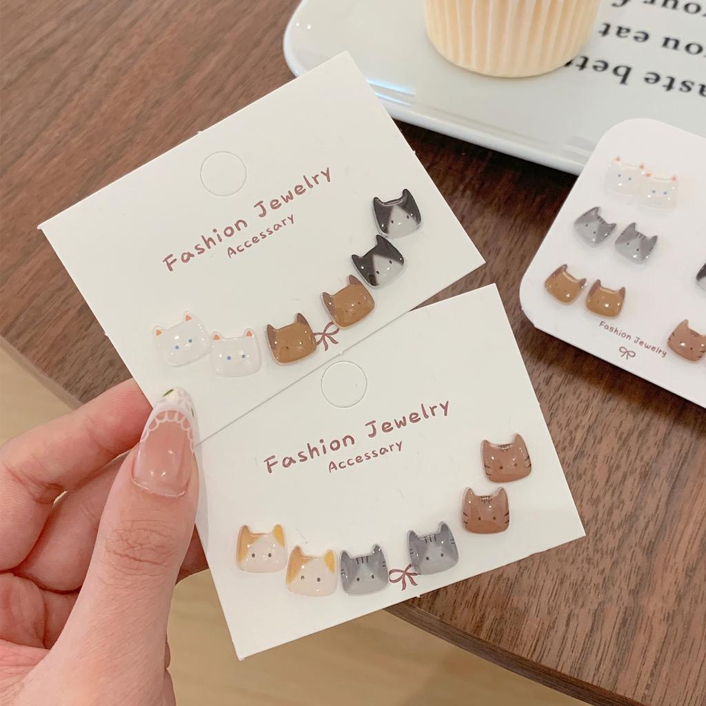Exquisite Cute Cat Stud Earring for Women Sweet Girls Resin Small Earrings Set Korean Fashion Jewelry Accessories Gifts