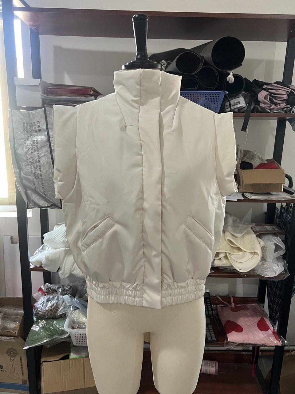 

Women s Quilted Sleeveless Cotton Vest for Autumn/Winter Large бежевий