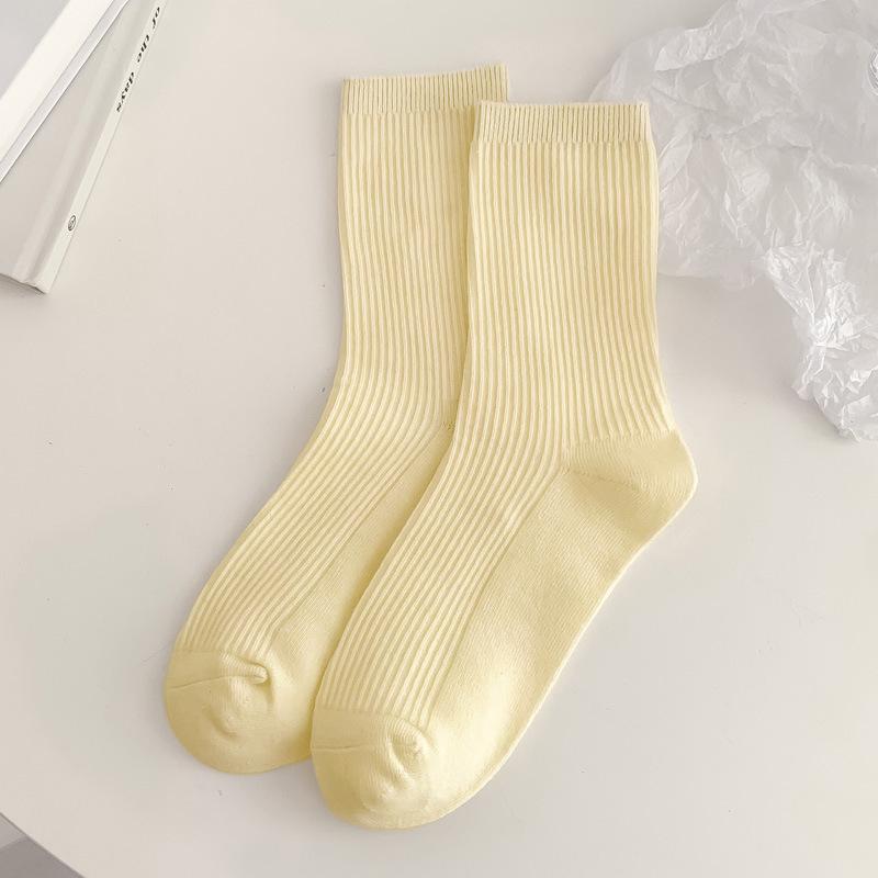 Women's Double Needle Pure Cotton Mid-Calf Socks - Solid Color, Anti-Pilling, Versatile for Spring and Autumn.