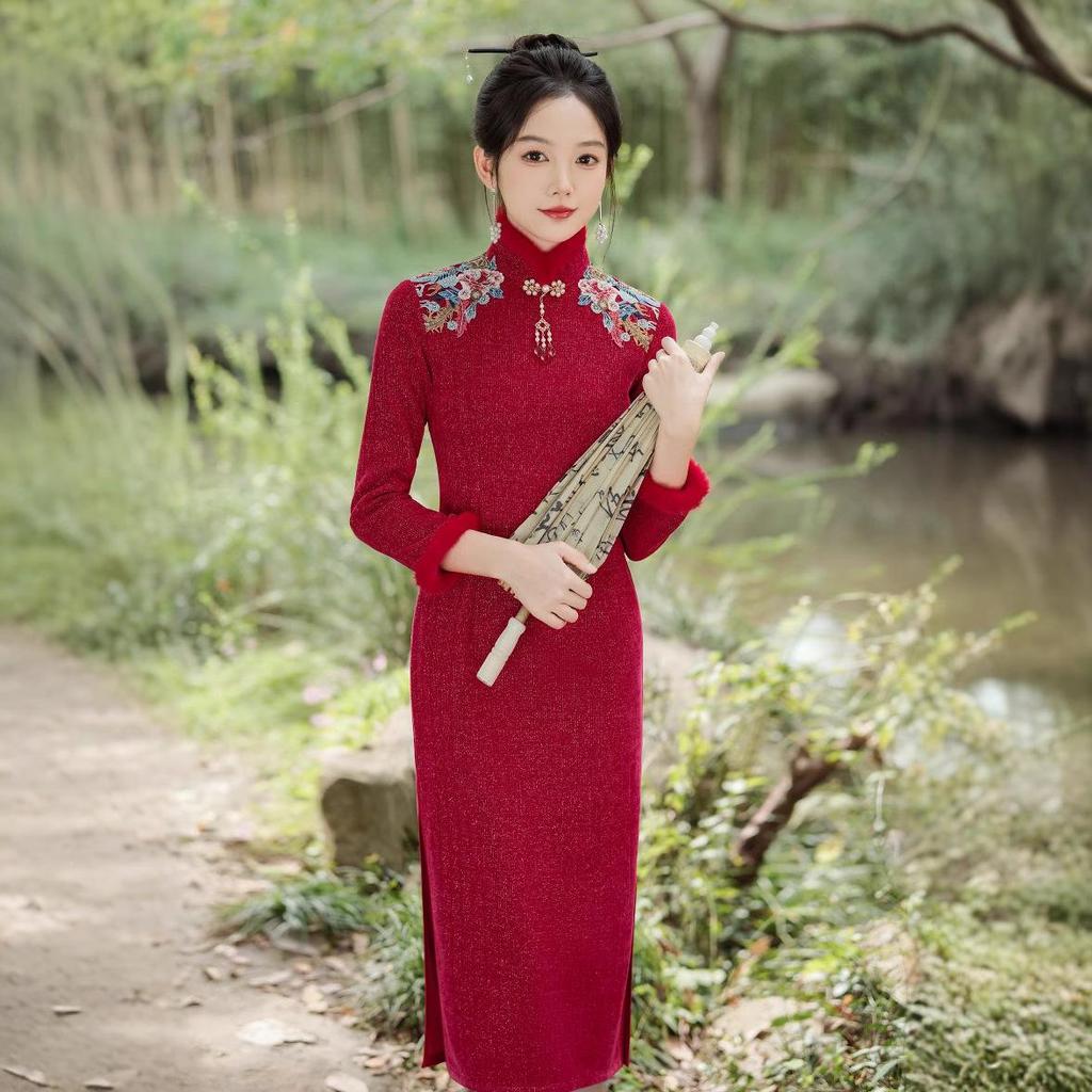 2024 Winter Elegantes Rotes Cheongsam Toastkleid: Bequeme, modische Brautmode im chinesischen Stil