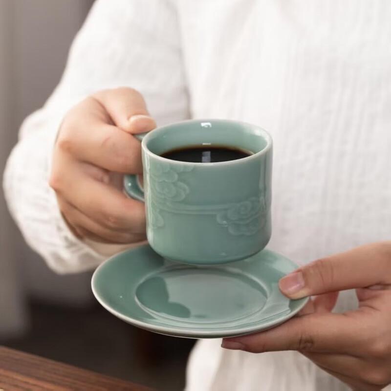 

Chinese Auspicious Cloud Metal Couple Cups