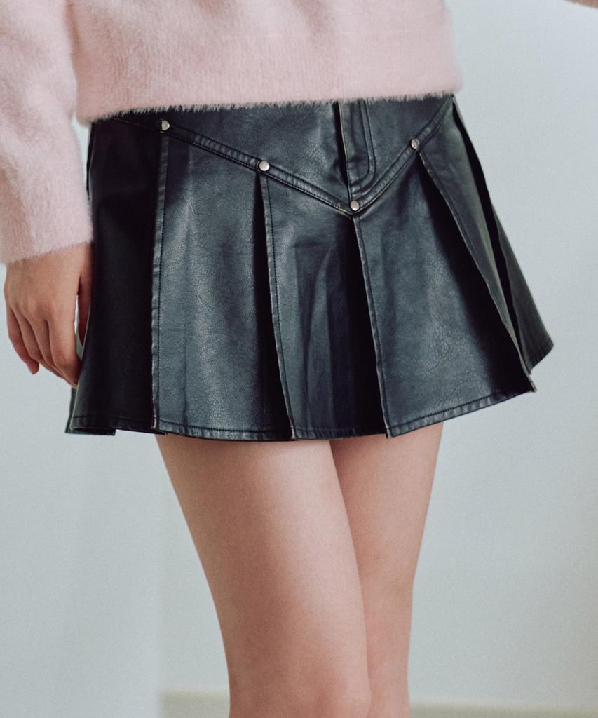 ZEROPLANET Sandy Leather Pleated Skirt [Black]