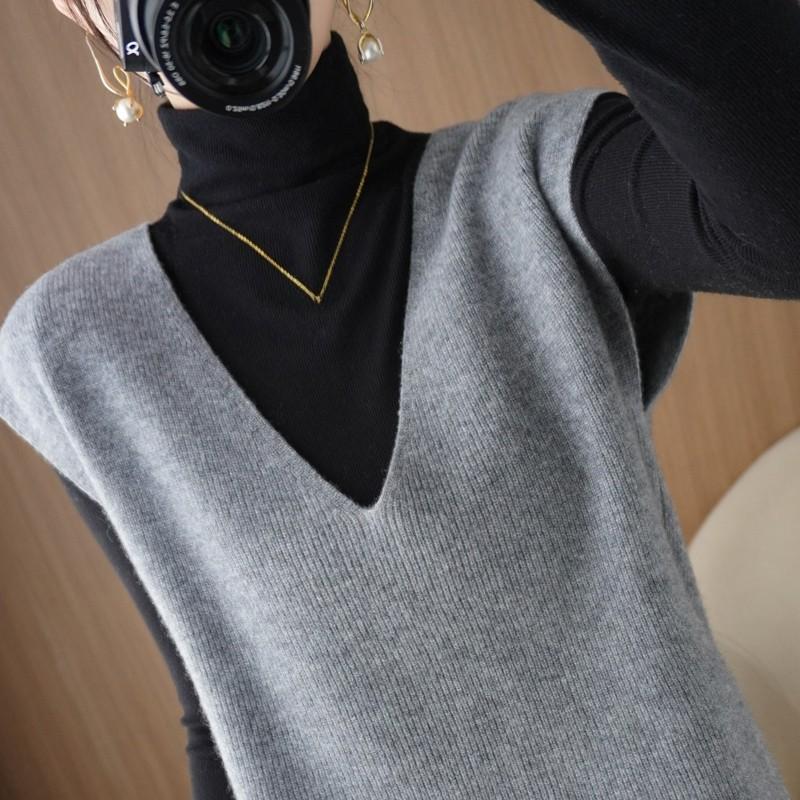 Knitted Vest Women's Shoulder V-neck Pullover Sleeveless Sweater Korean Loose Casual Outerwear Top for Spring and Autumn
