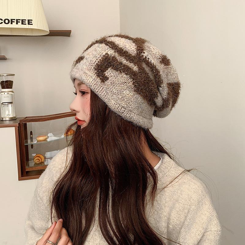 

Осенне-зимние вязаные шапки, шапки-бини для женщин, японский стиль, универсальные, для большого обхвата головы, теплая шерстяная шапка от холода, подчеркивающая лицо, тренд 54-62cm