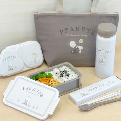 OSK PEANUTS EVERYDAY Bento Box, Beige, 465ml, Made in Japan, Snoopy Design, Includes Pressed Mould, Microwave Safe, Simple, Large Capacity, Easy, Time