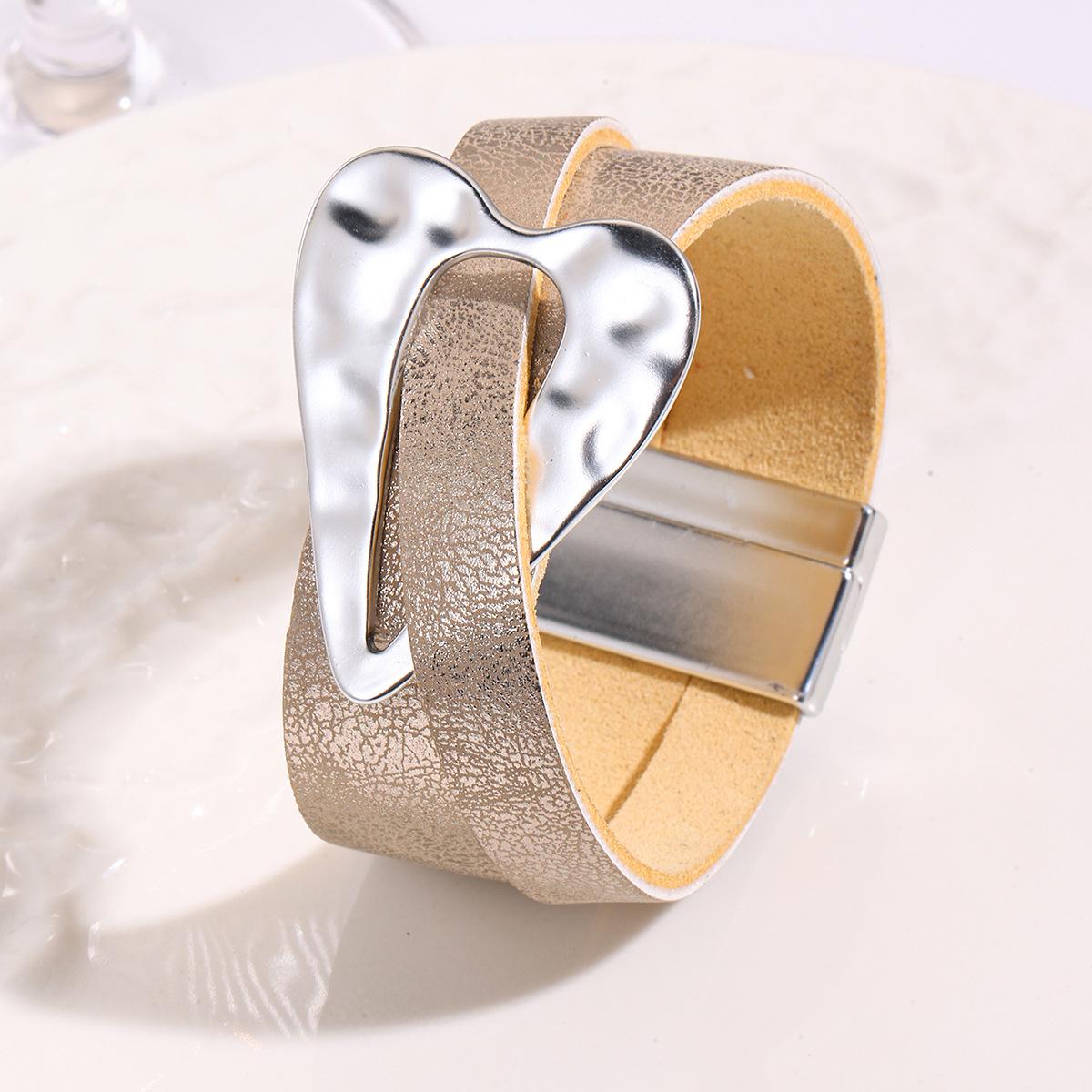 

Минималистичный женский браслет из искусственной кожи с подвеской-сердечком из сплава хаки