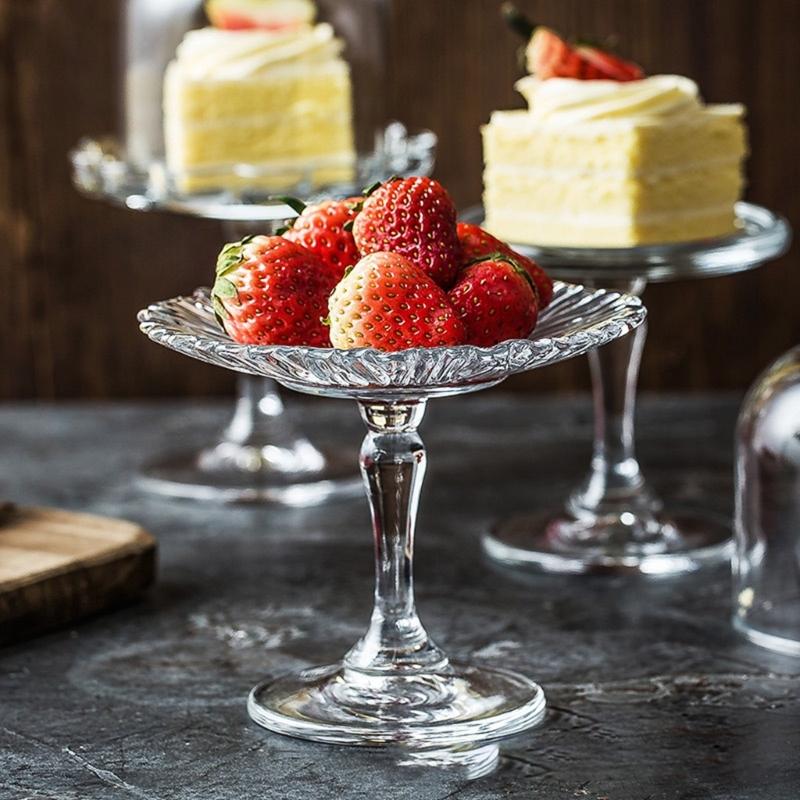 Servierplatte aus Klarglas mit hohem Fuß und Kuppelhaube, Cupcake-Ständer zur Präsentation von Süßwaren und Leckereien