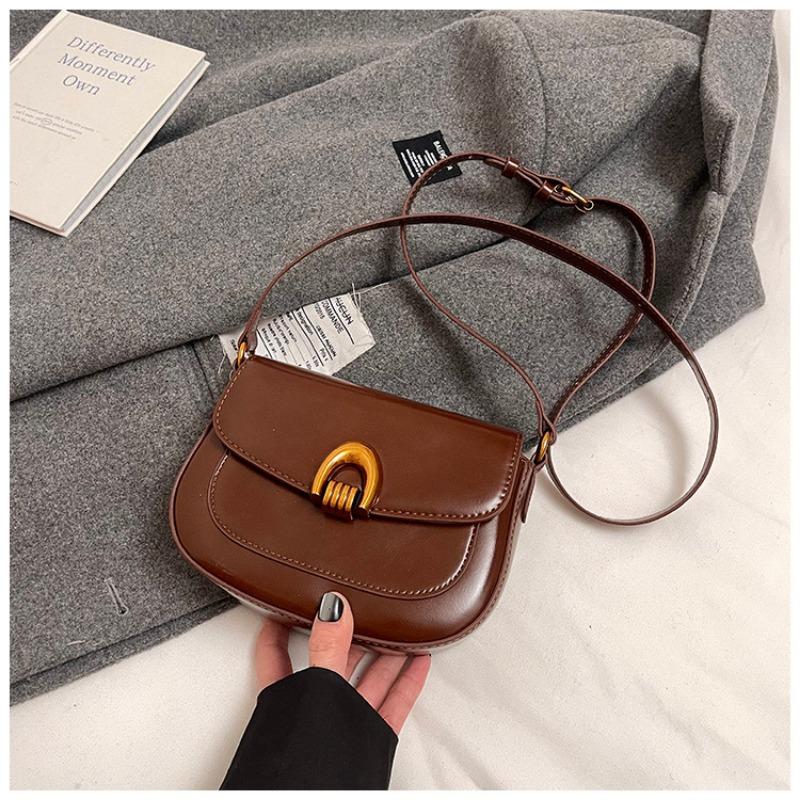 Saddle bag women's new autumn and winter versatile shoulder messenger bag women's niche design underarm women's bag small