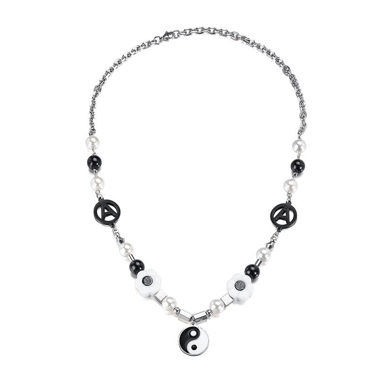 

Ван Ибо Жемчужное Тай Чи Инь Ян Ожерелье с Темным Смайликом чёрный