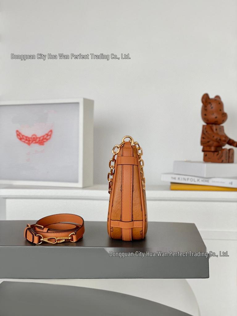 M House 2025 Women's Crescent Crossbody Bag - Versatile Half-Moon Shoulder and Underarm Chain Handbag