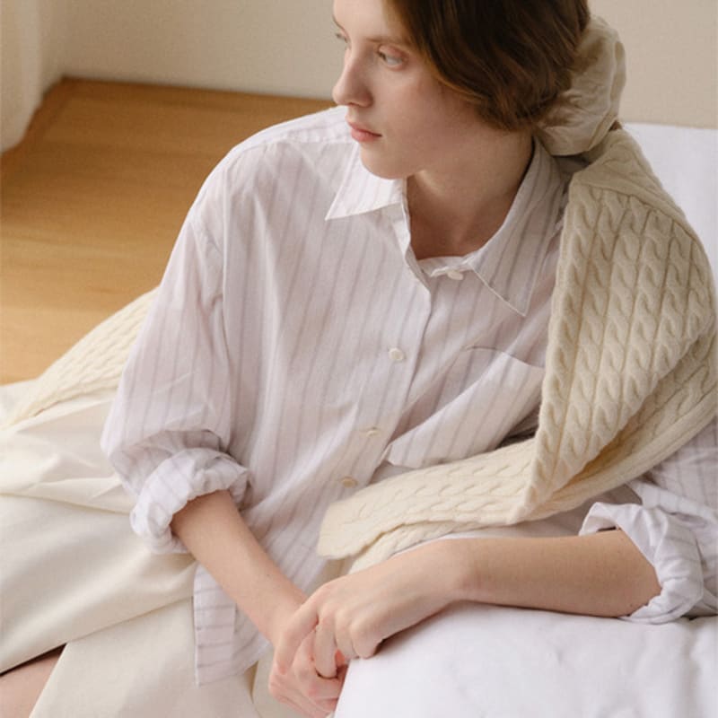 KINDERSALMON Silk Scrunchie White