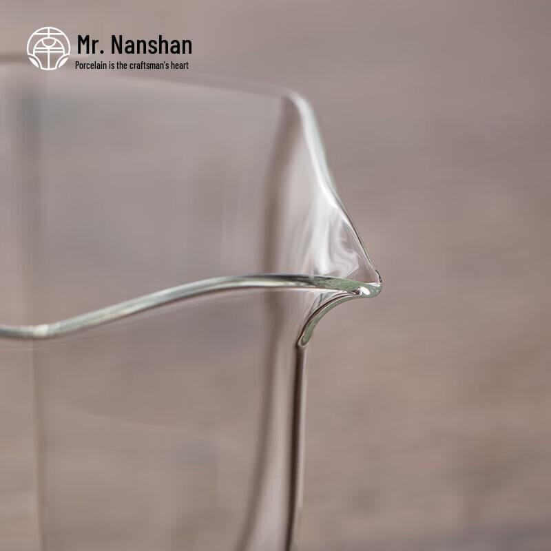 Hexagonal Heat-Resistant Glass Gongfu Tea Fairness Cup