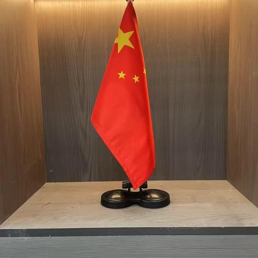 

Magnetic Five-Star Red Flag Decoration with Suction Cup – Ideal for Cars, Motorcycles, Weddings, and National Day Celebrations.