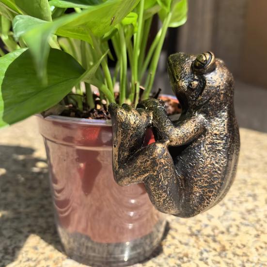Frog Plant Pot Decoration Resin Easy to Install Statue Vintage Frog Ornament for Garden Patio Flower Pots