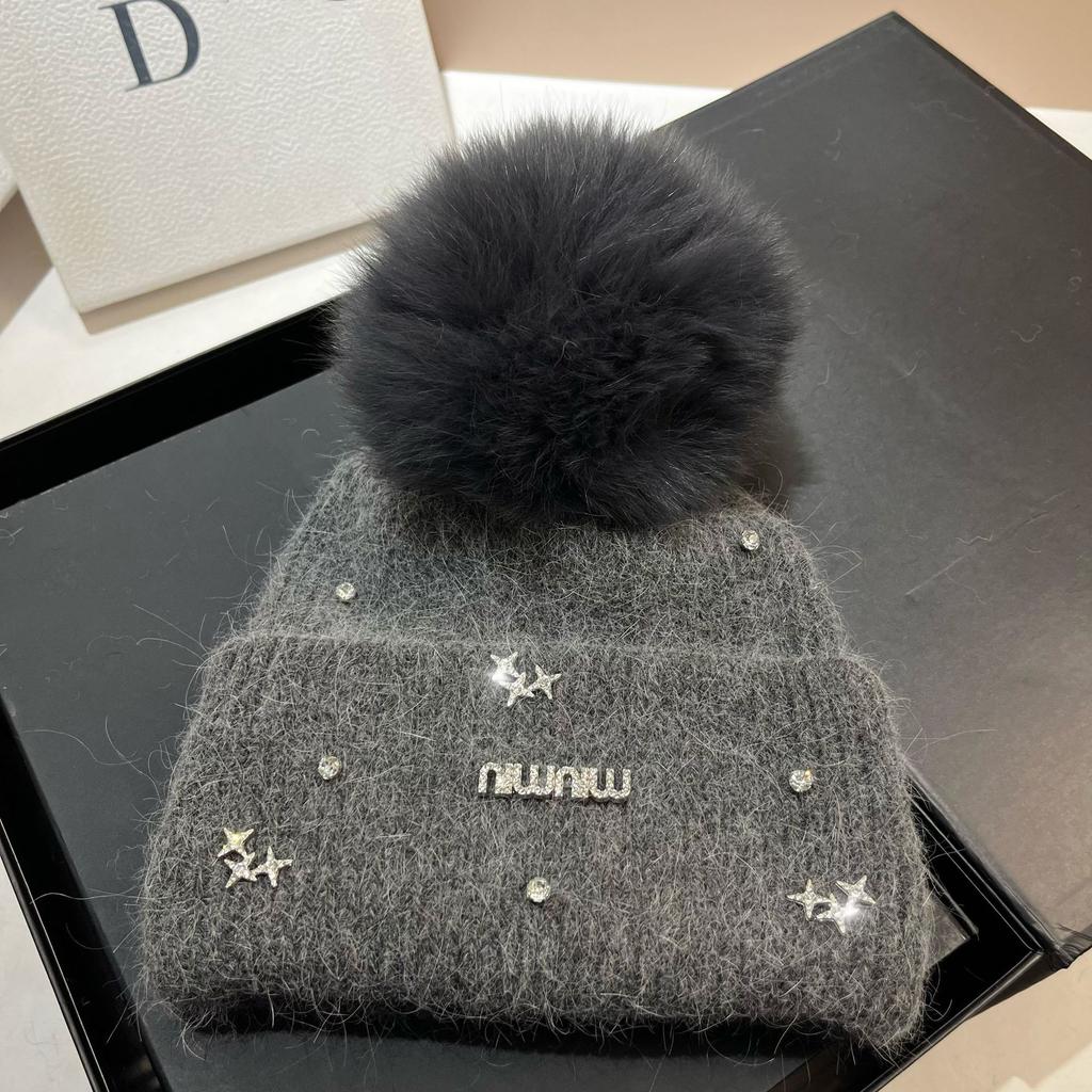 Light Luxury Rhinestone Min Small Fragrant Style Design Big Hairball Knitted Hat Winter Sweet Plush Warm Rabbit Fur Wool Hat
