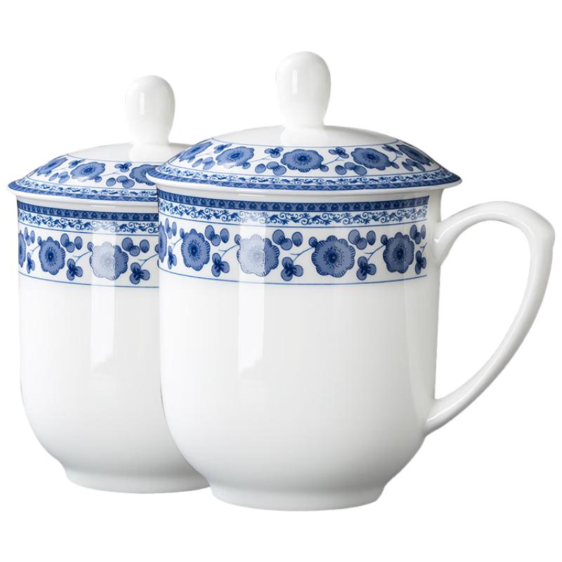 Filiżanki do herbaty Jingde Story z niebiesko-białej porcelany kostnej z pokrywkami (2-Pack)