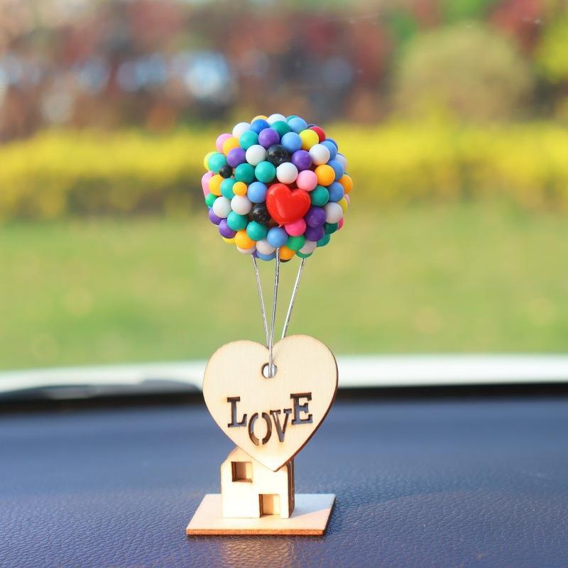 Car decorations, flying house circular notes, wooden houses, colorful advertising balloons, car decorations, ornaments