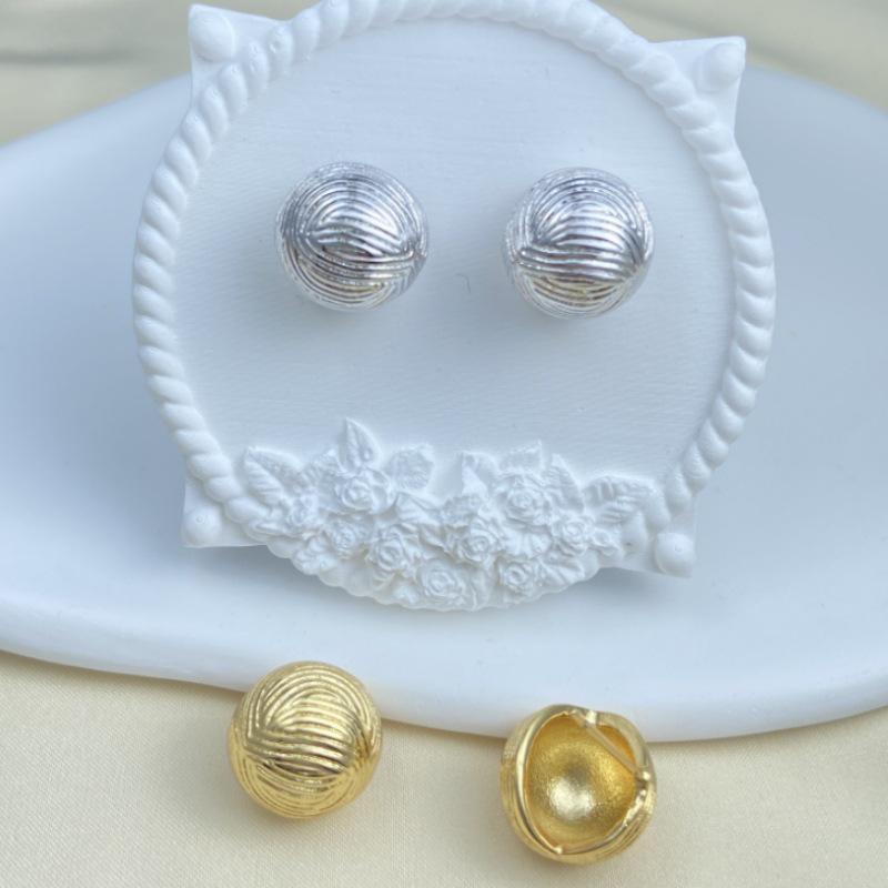 

European & American Geometric Stud Earrings: Simple, Niche, Light Luxury for Women