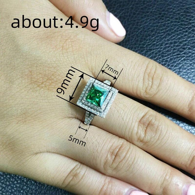 Huitan Princess Shaped Luxury Women Ring Inlaid Sparkling Green CZ Noble Wedding Anniversary Trendy Accessories Jewelry Gift