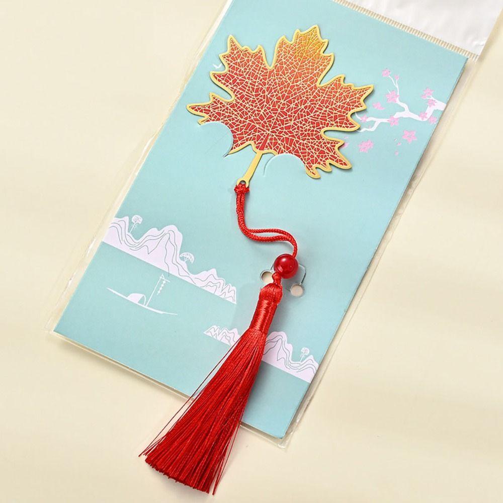 Koi Karpfen Blatt Metall Lesezeichen Lotusform Ausgehöhlt Quaste Lesezeichen Schreibwarengeschenk