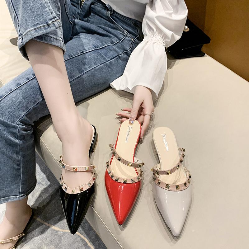 Baotou pointed cold slippers women's 2025 spring and summer new outer wear thick heel slippers rivet temperament versatile women's shoes tide